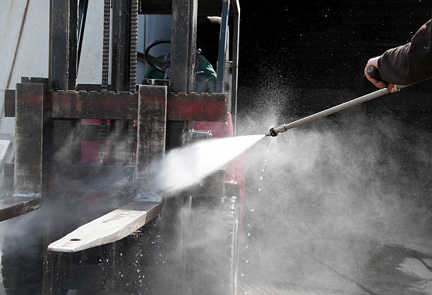 Why Choose Our Certified Pressure Washing Experts for Your Project Needs in Buchanan, NY?
